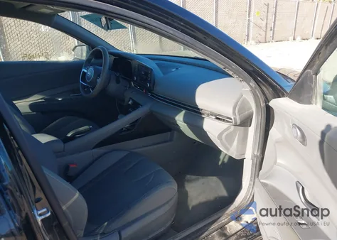 2023 Hyundai Elantra Sel z USA, uszkodzony, nr VIN 5NPLM4AG0PH119085